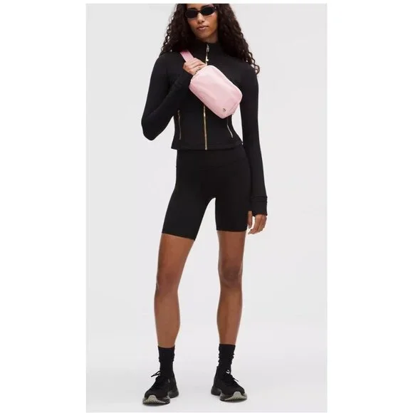 NWT Lululemon Everywhere Belt Bag Large 2L Blissful Pink Sold out on line - Picture 6 of 16